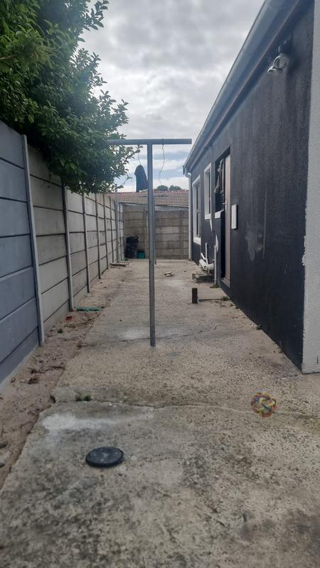 2 Bedroom Property for Sale in Rondevlei Park Western Cape
